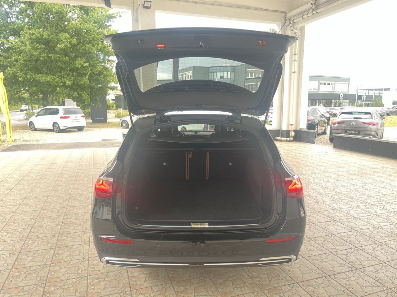 Mercedes-Benz E-Klasse – Bild 22