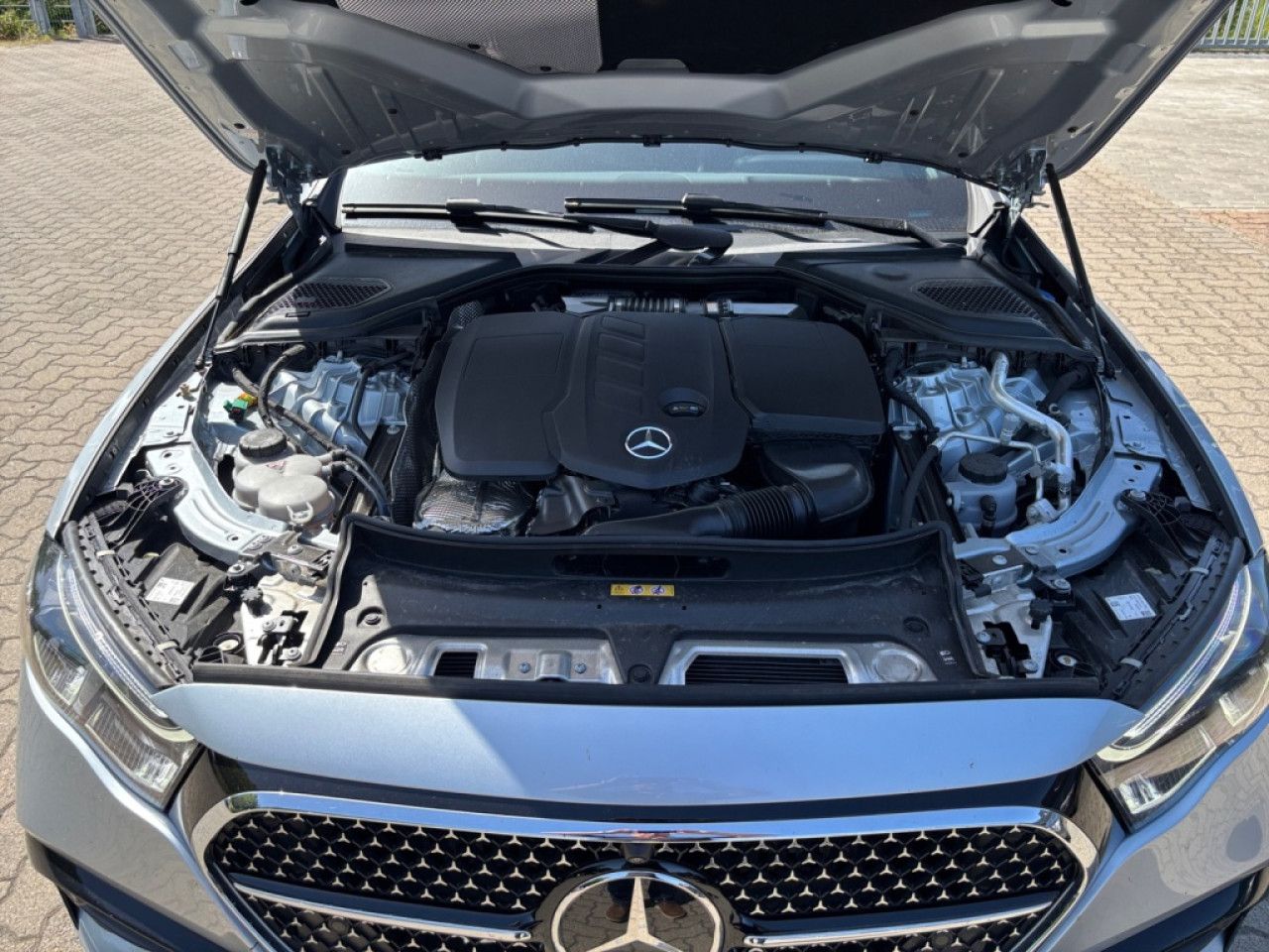Mercedes-Benz E-Klasse – Bild 21