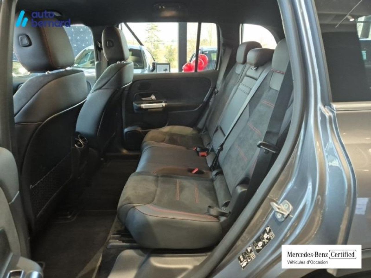 Photo du v&eacute;hicule 10 / 18