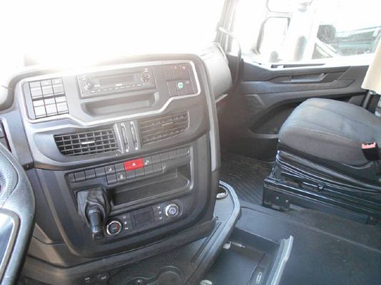 Vehicle image 9 / 9