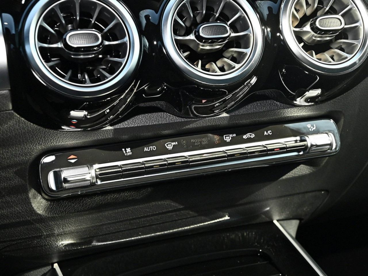 Mercedes-Benz GLB – Bild 12