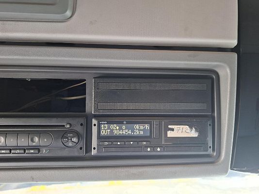 Vehicle image 6 / 6