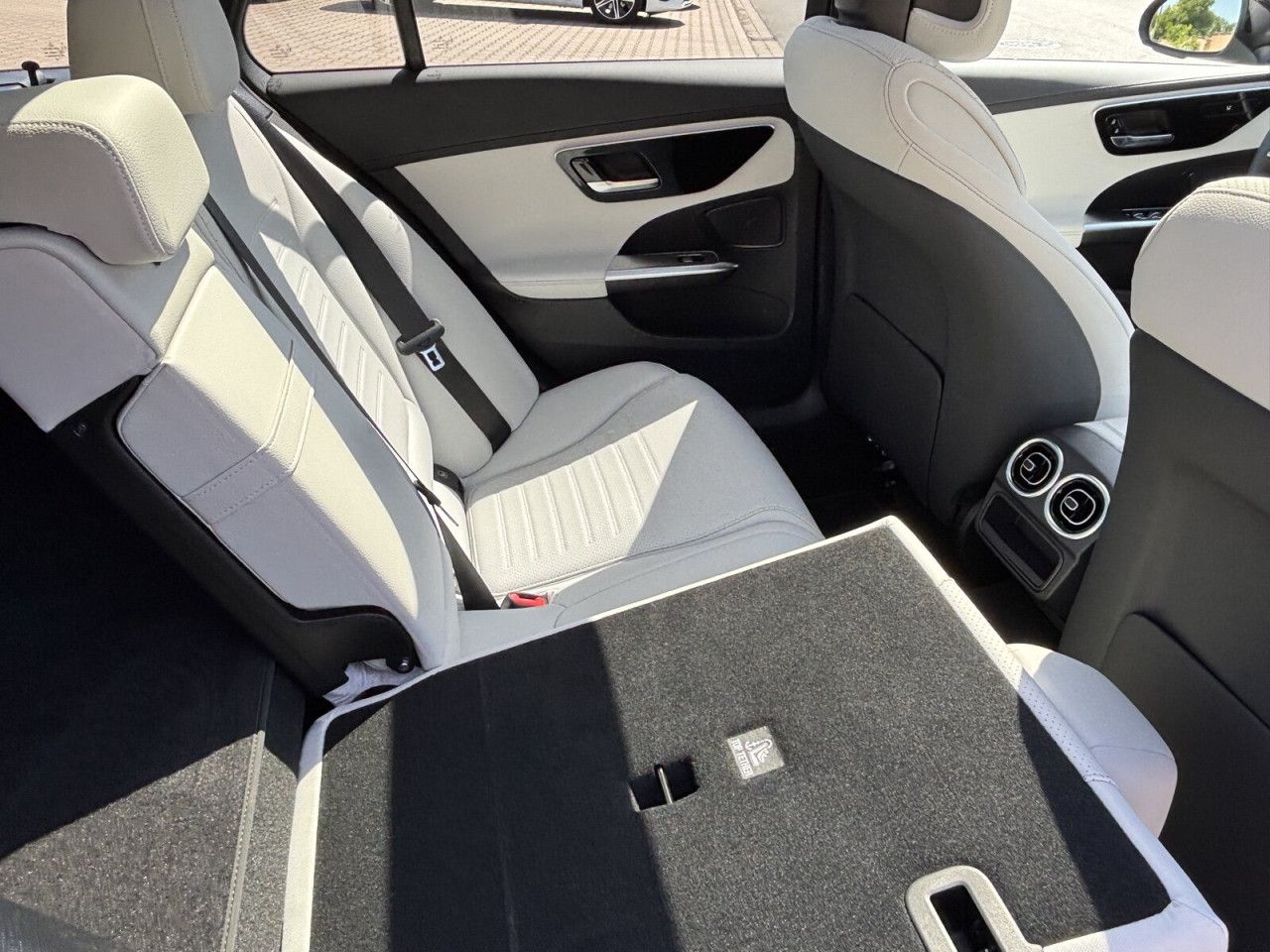 Mercedes-Benz C-Klasse – Bild 8