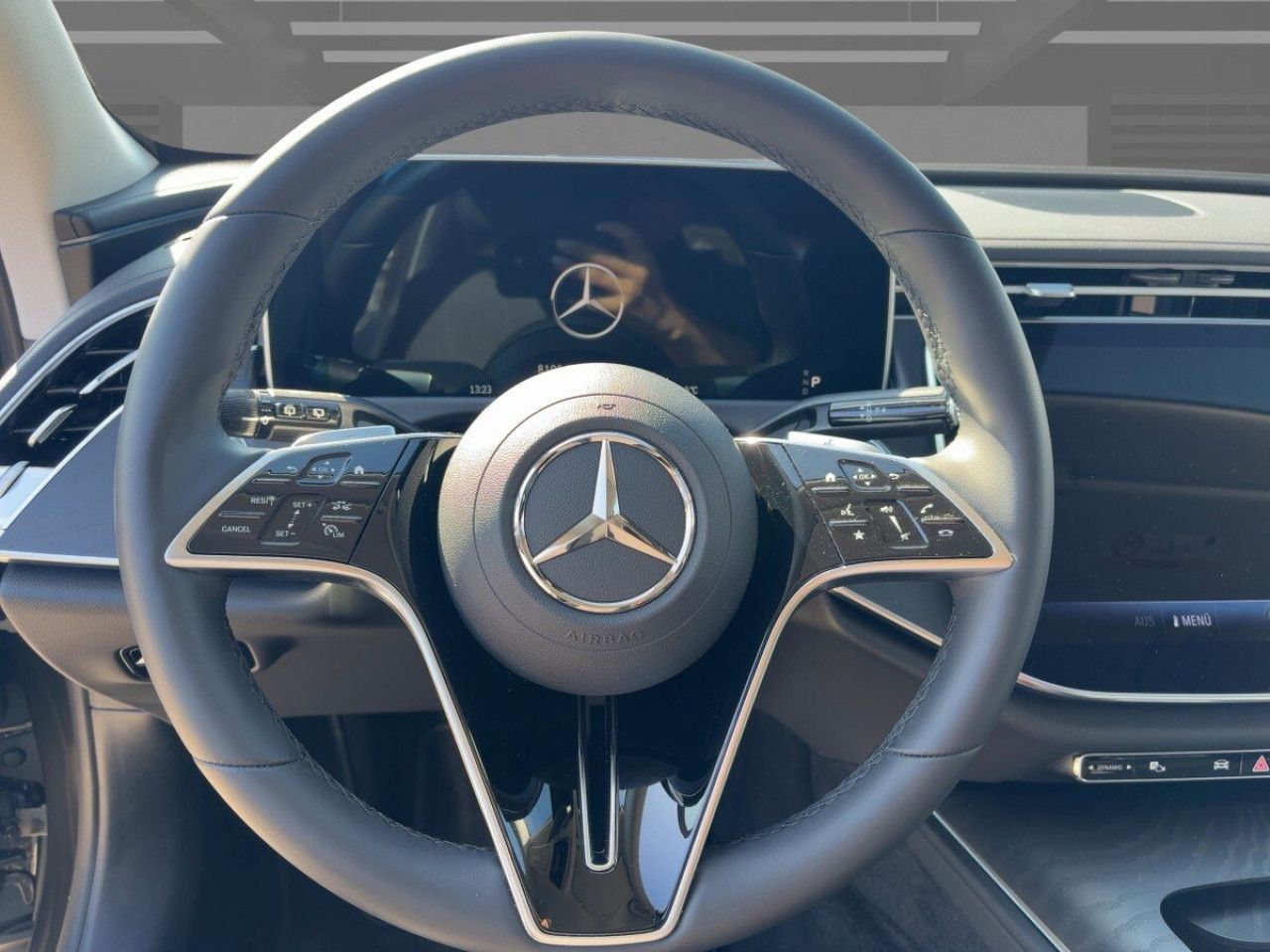 Mercedes-Benz E-Klasse – Bild 9