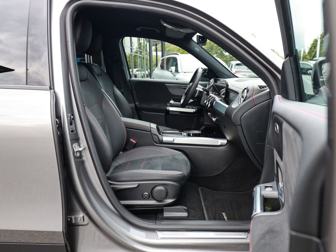 Mercedes-Benz EQB – Bild 2