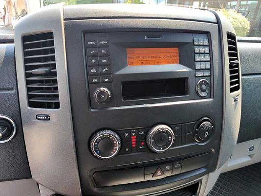 Vehicle image 9 / 11