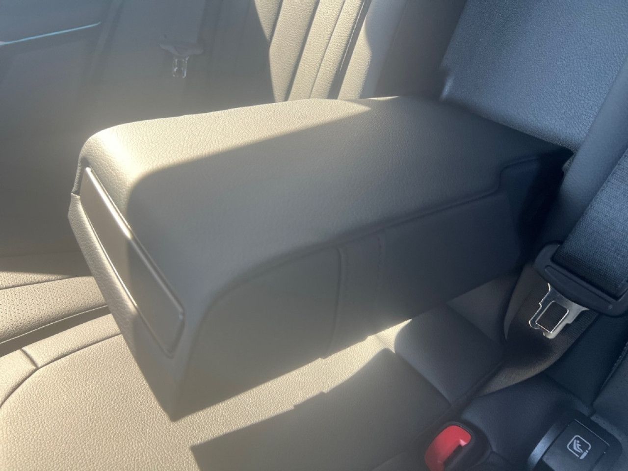 Mercedes-Benz E-Klasse – Bild 25