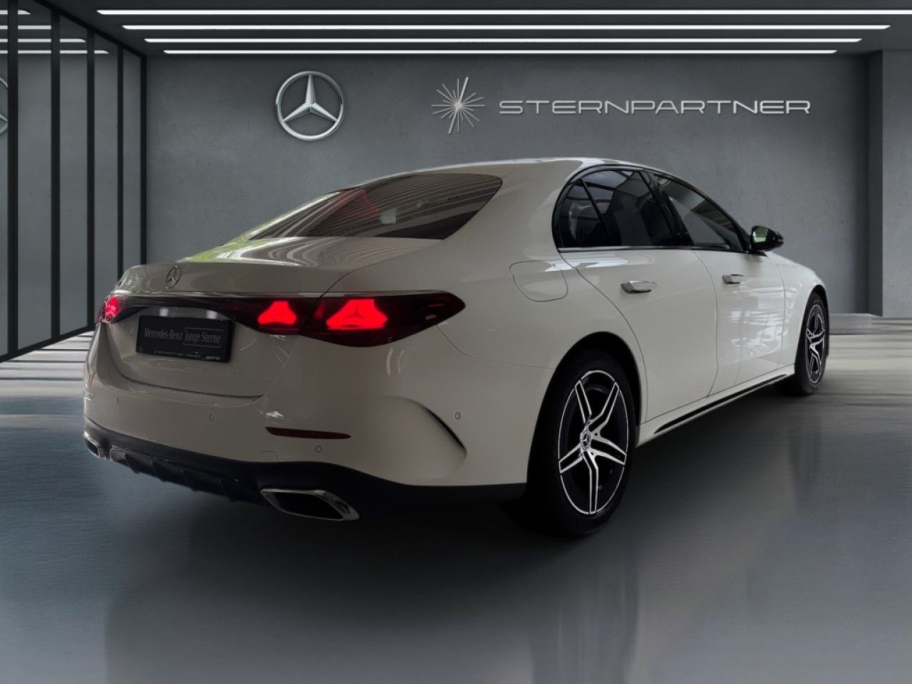 Mercedes-Benz E-Klasse – Bild 13