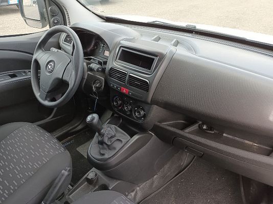 Vehicle image 5 / 5