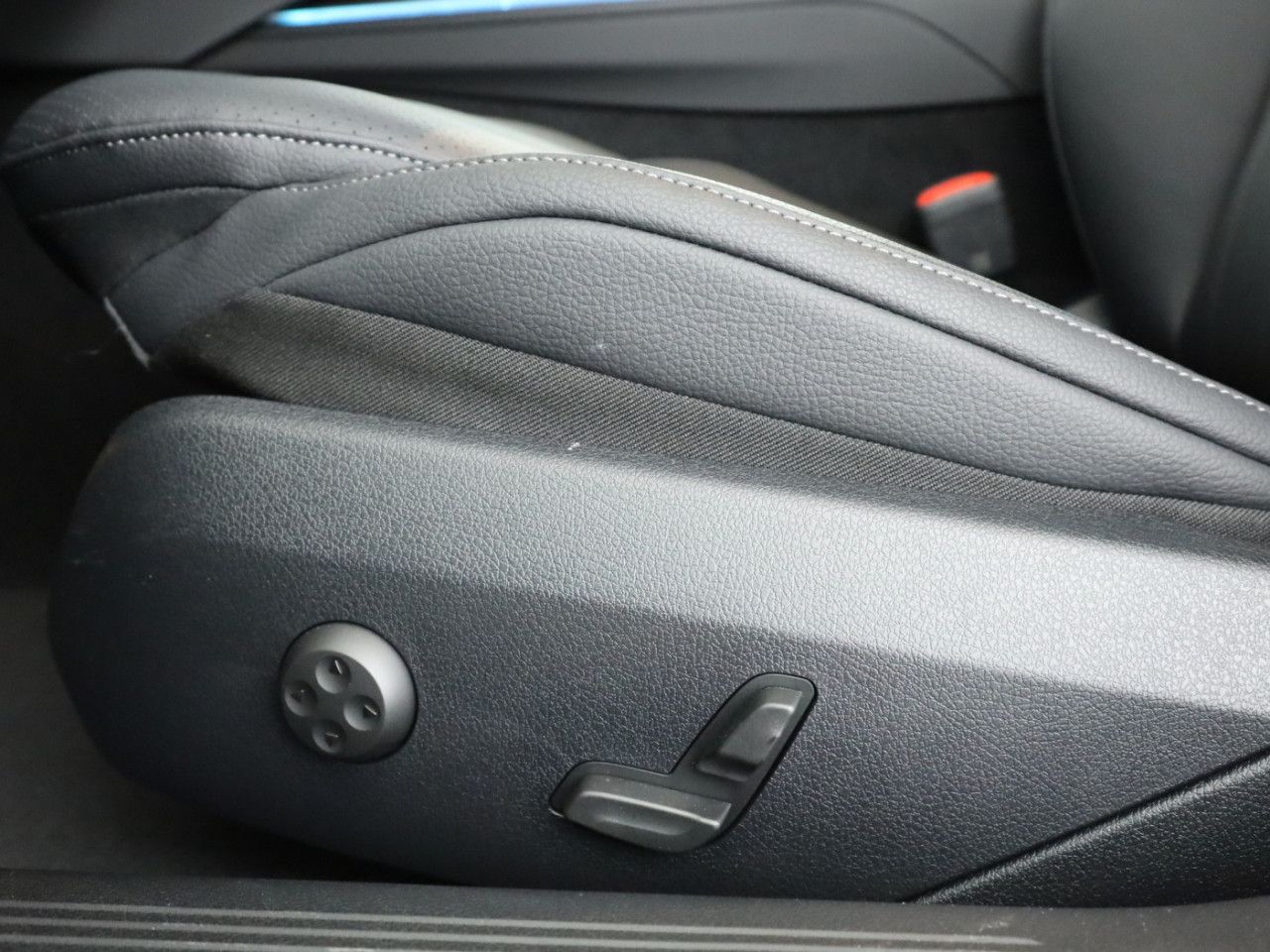 Mercedes-Benz E-Klasse – Bild 24