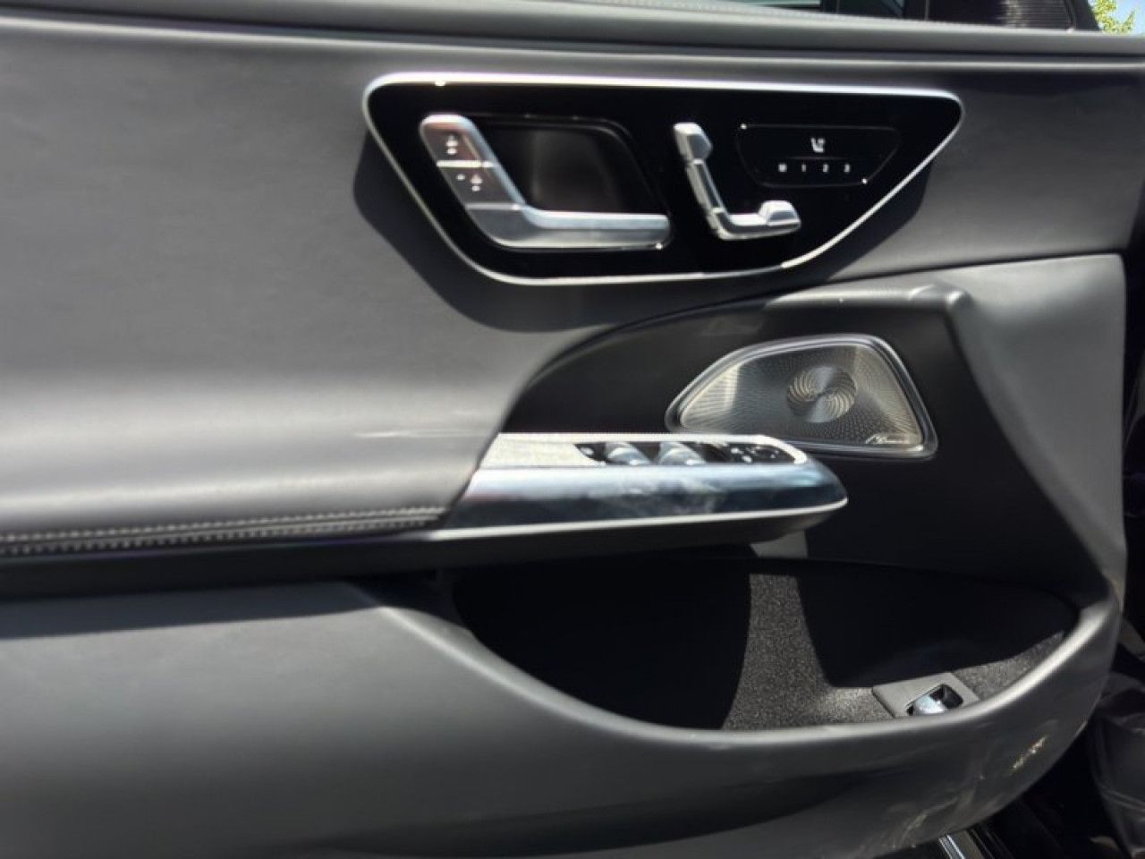 Mercedes-Benz E-Klasse – Bild 14