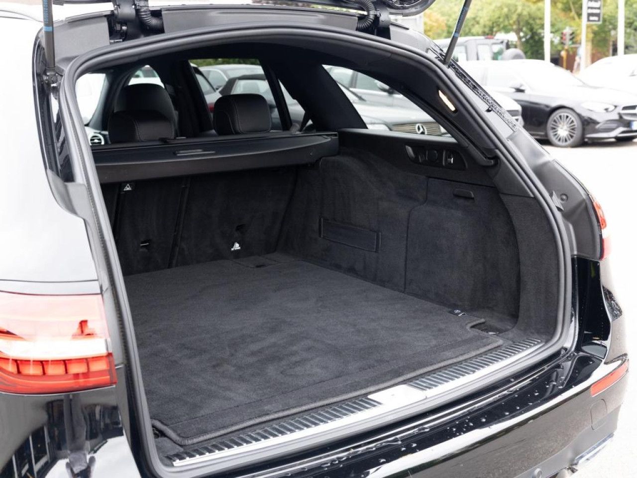 Mercedes-Benz E-Klasse – Bild 9