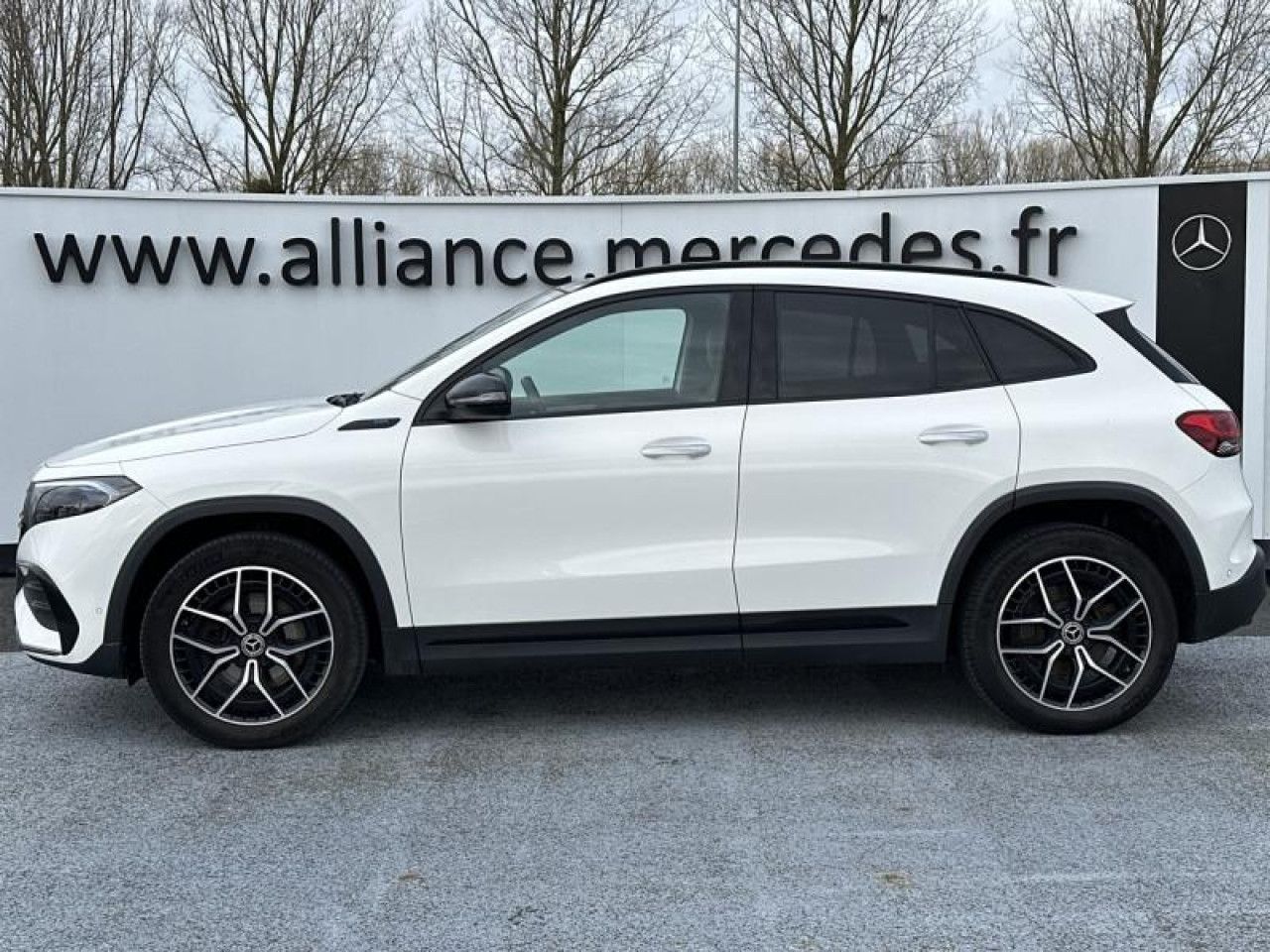 Photo du v&eacute;hicule 2 / 18