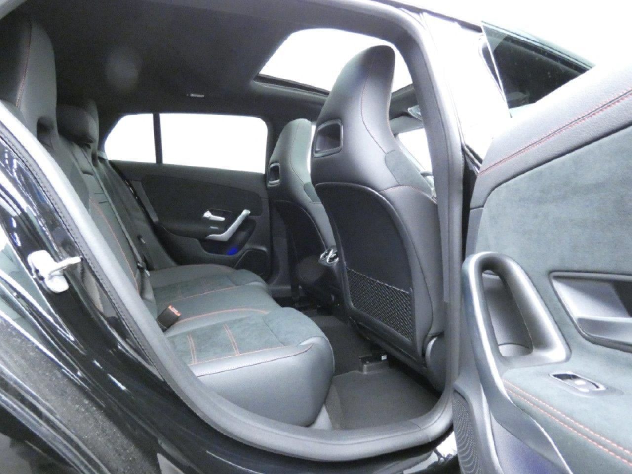 Photo du v&eacute;hicule 18 / 18