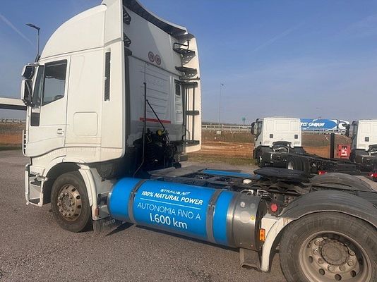 Vehicle image 6 / 20