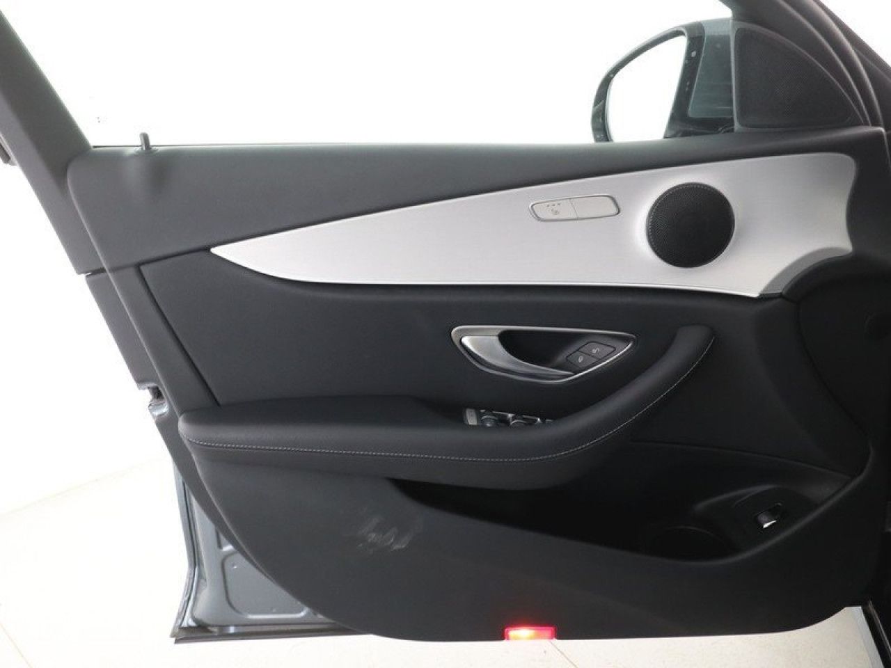 Mercedes-Benz E-Klasse – Bild 9