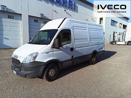 Vehicle image 1 / 5