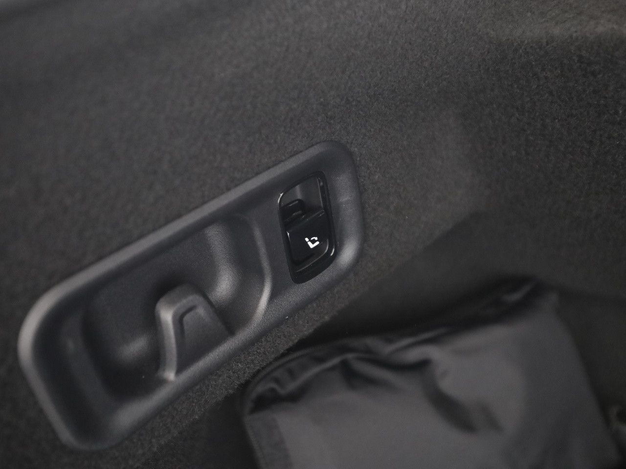 Mercedes-Benz E-Klasse – Bild 22