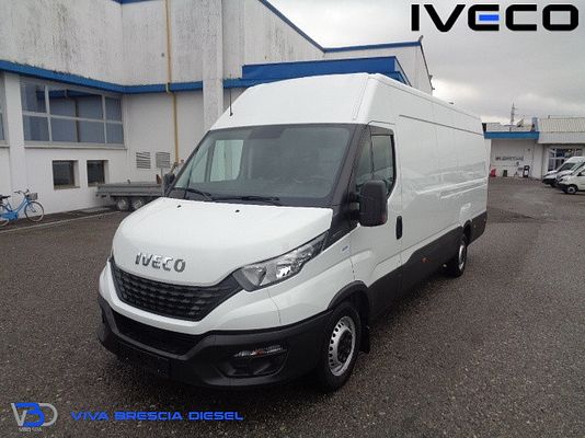 Vehicle image 1 / 14