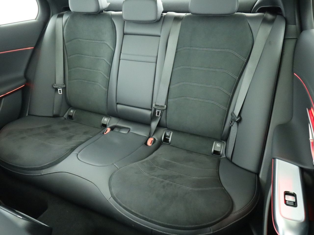 Mercedes-Benz E-Klasse – Bild 18