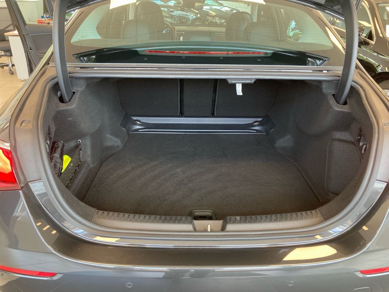 Mercedes-Benz E-Klasse – Bild 15