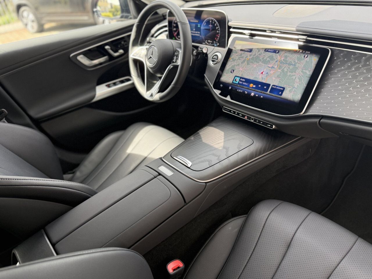 Mercedes-Benz E-Klasse – Bild 18
