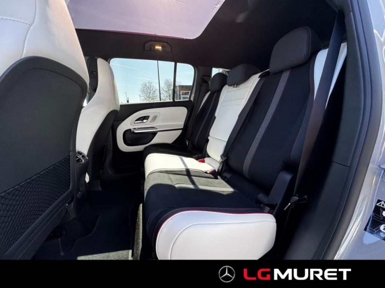 Photo du v&eacute;hicule 11 / 18