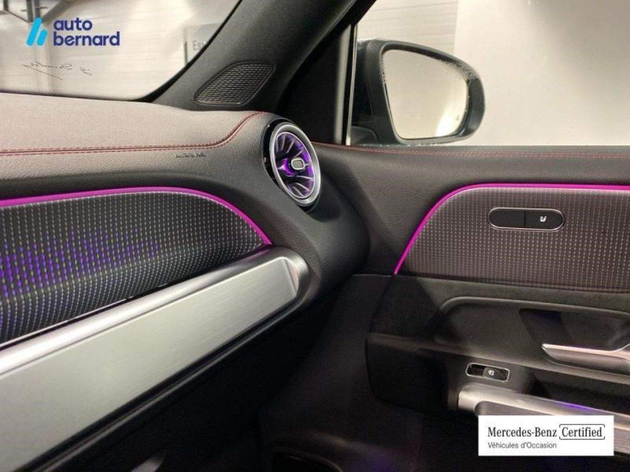 Photo du v&eacute;hicule 16 / 18