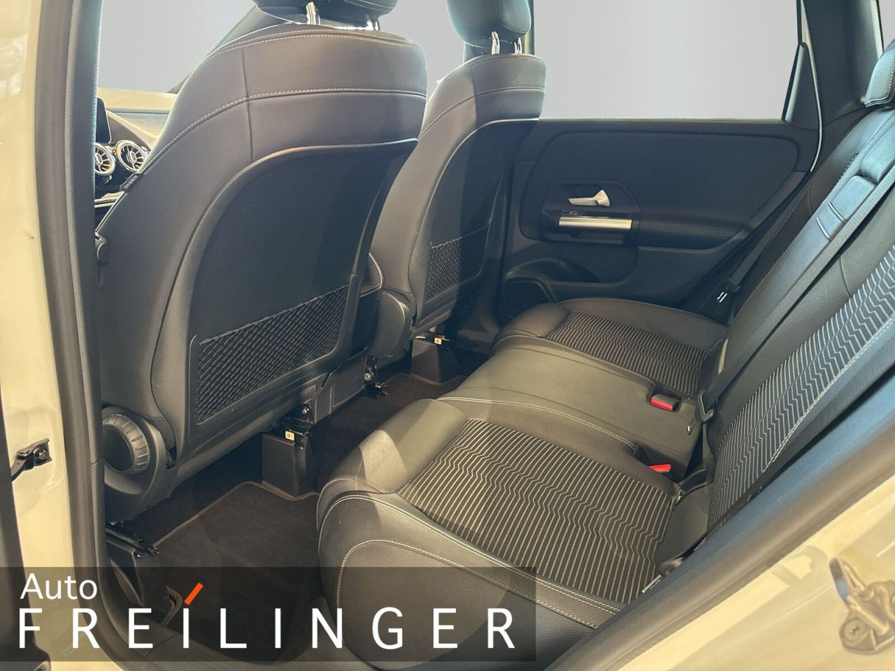 Fahrzeugbild 11 / 14