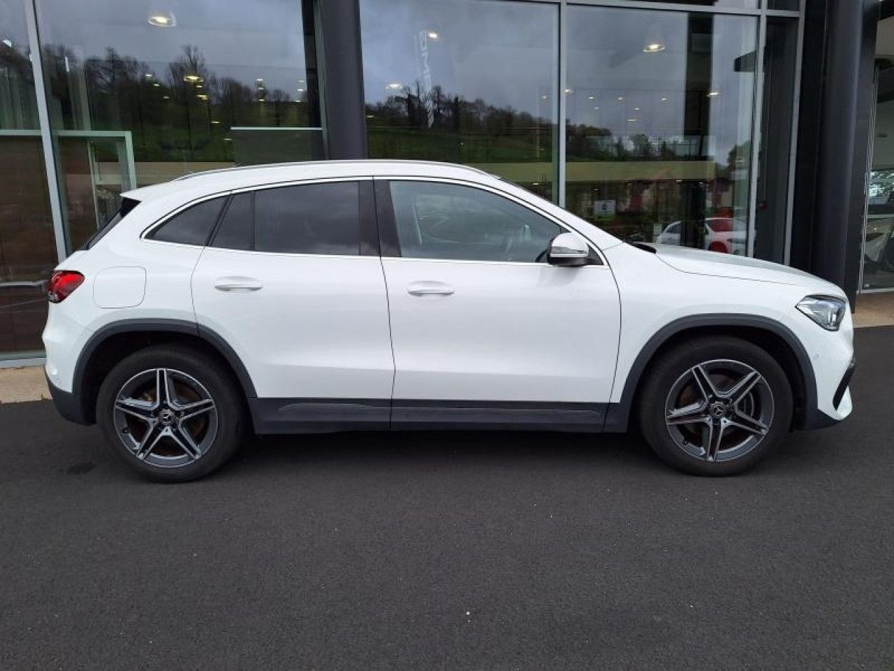 Photo du v&eacute;hicule 2 / 18