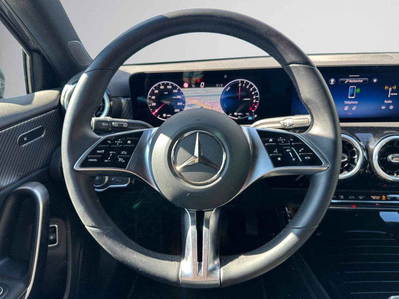 Photo du v&eacute;hicule 14 / 18