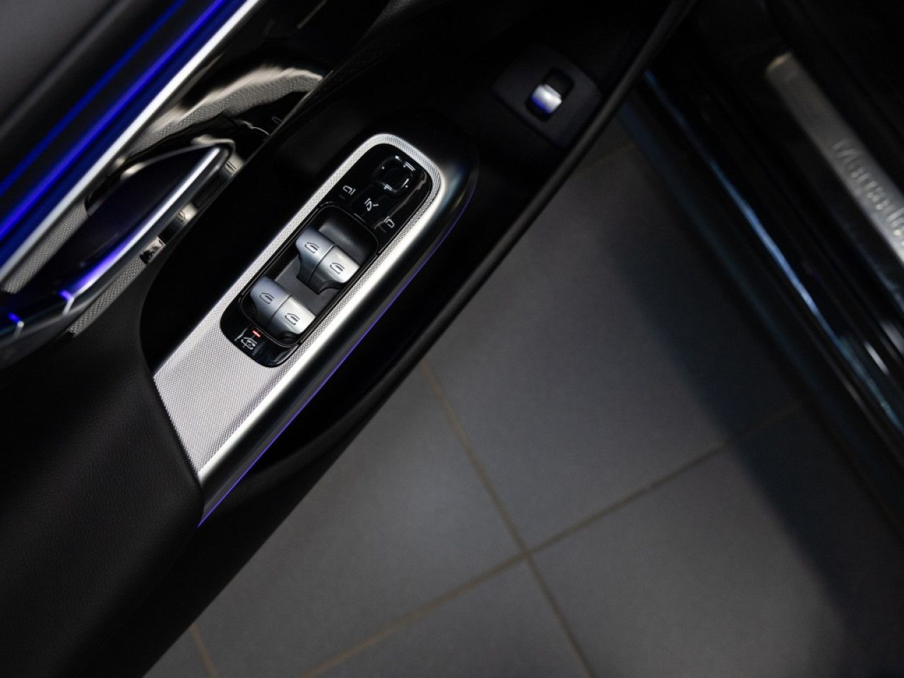 Mercedes-Benz E-Klasse – Bild 10