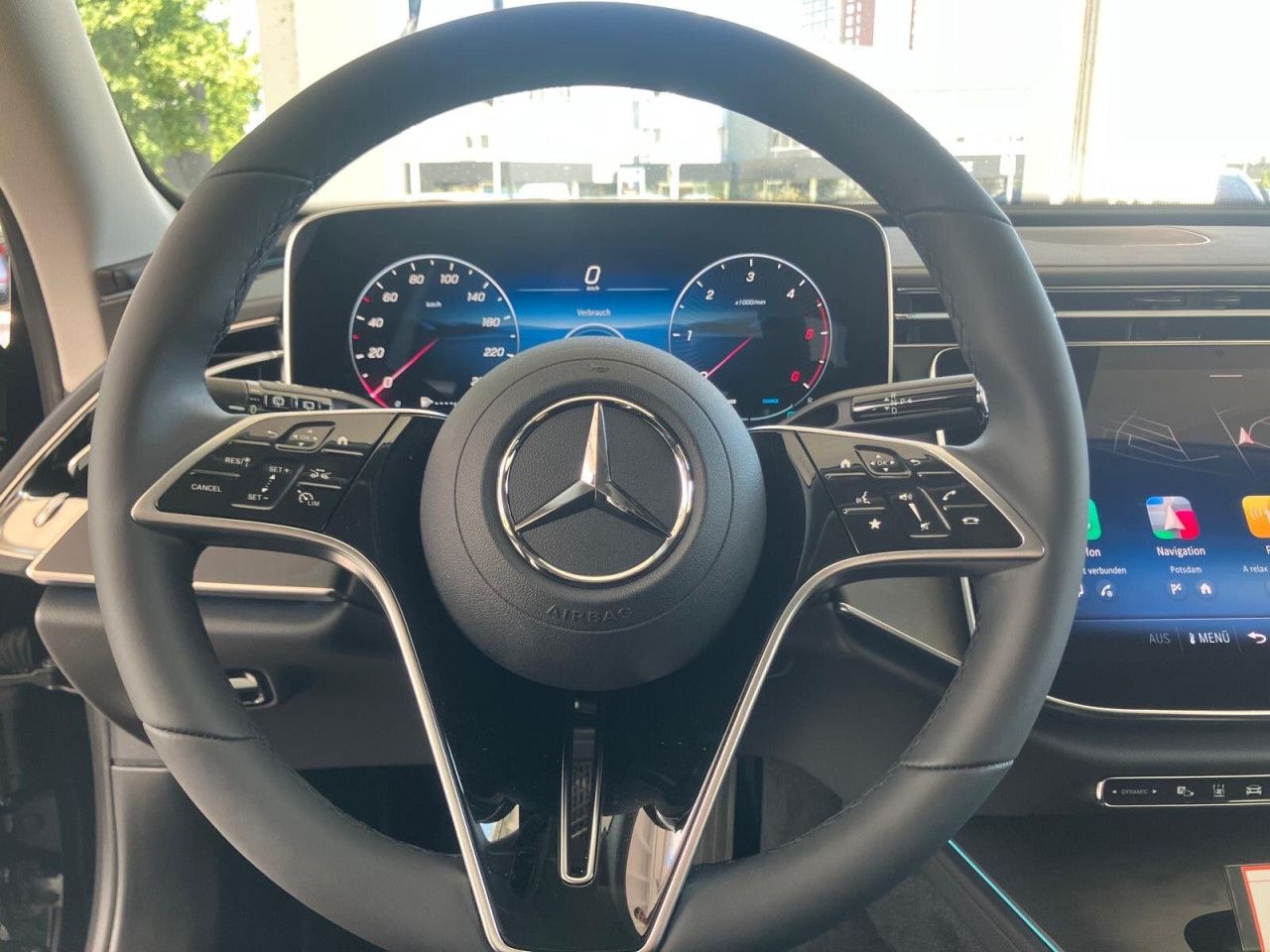 Mercedes-Benz E-Klasse – Bild 12