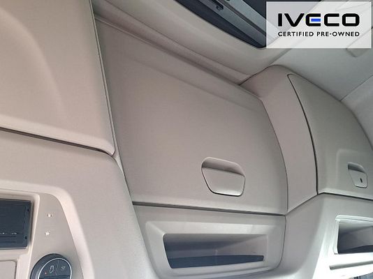 Vehicle image 9 / 11