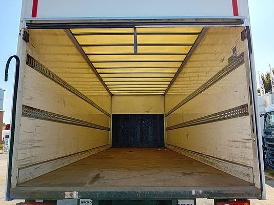 Vehicle image 5 / 11