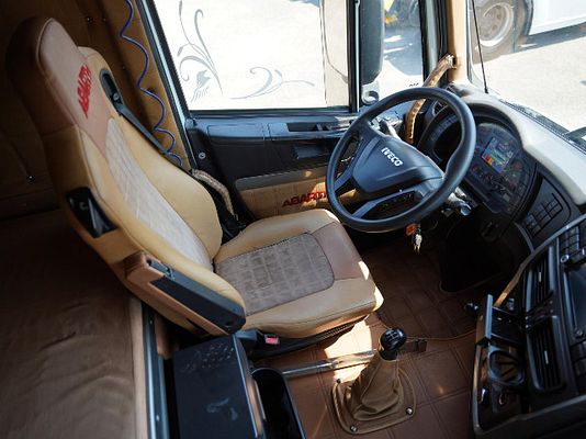 Vehicle image 10 / 14