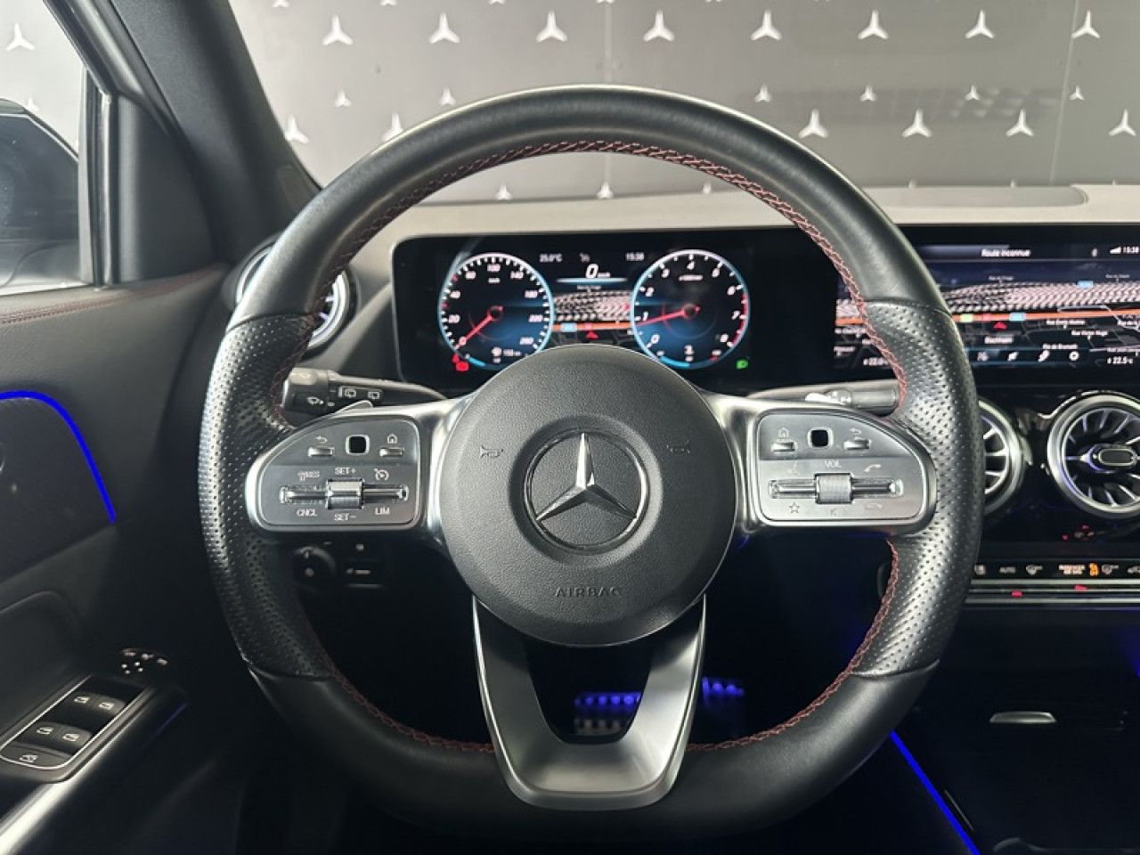 Photo du v&eacute;hicule 14 / 18