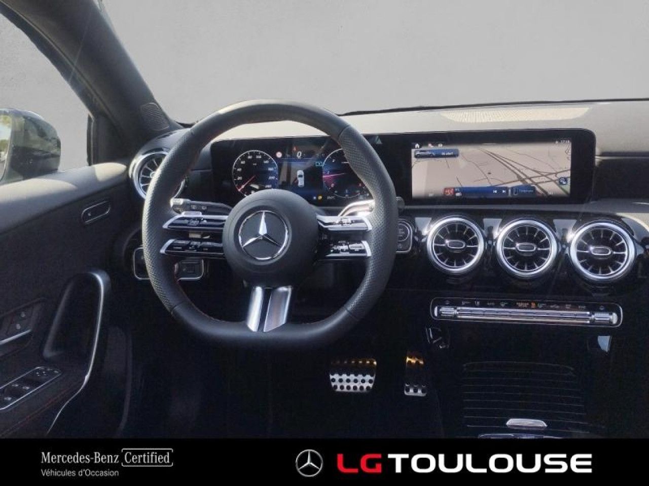 Photo du v&eacute;hicule 9 / 18