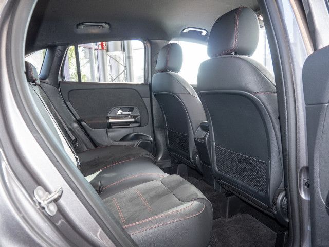 Mercedes-Benz GLA 220