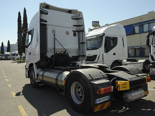 Vehicle image 4 / 7