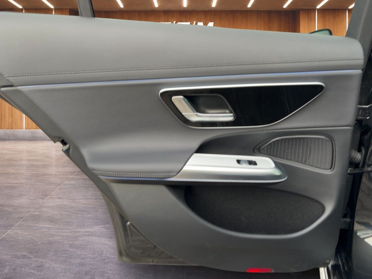 Mercedes-Benz E-Klasse – Bild 16