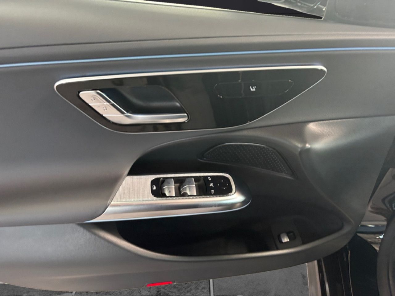 Mercedes-Benz E-Klasse – Bild 9