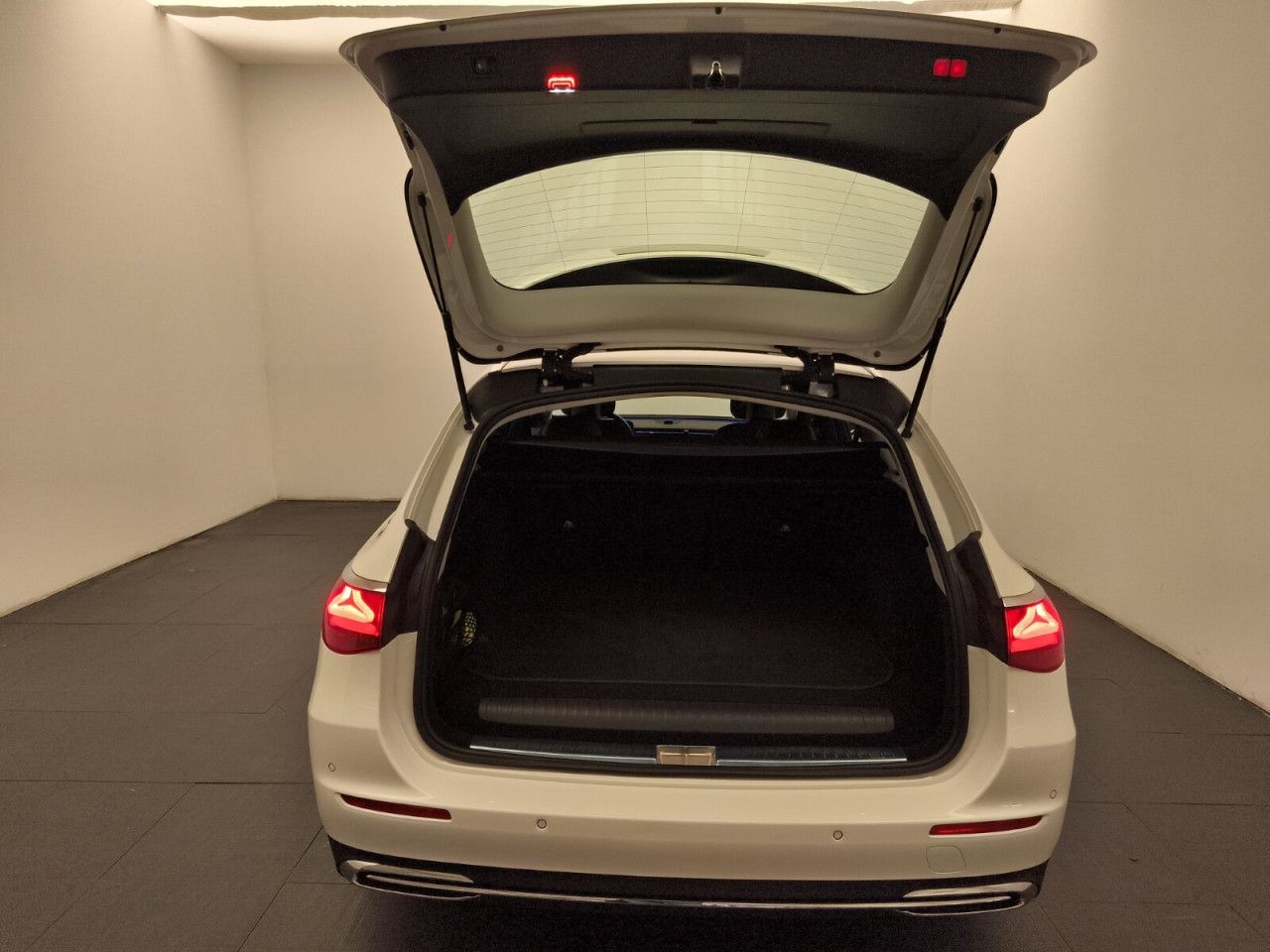 Mercedes-Benz E-Klasse – Bild 11