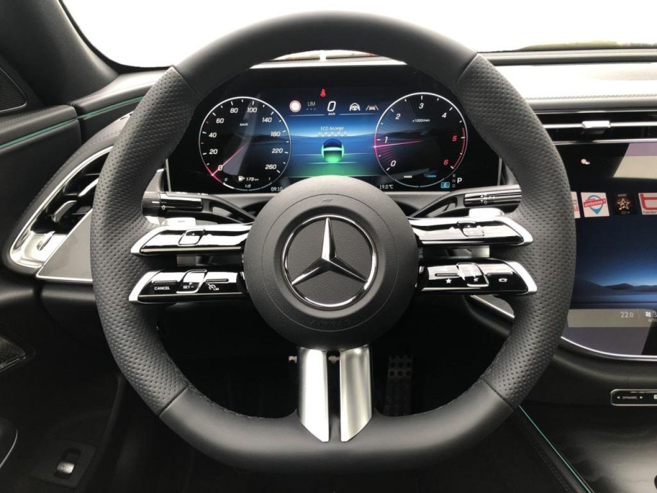 Mercedes-Benz E-Klasse – Bild 10