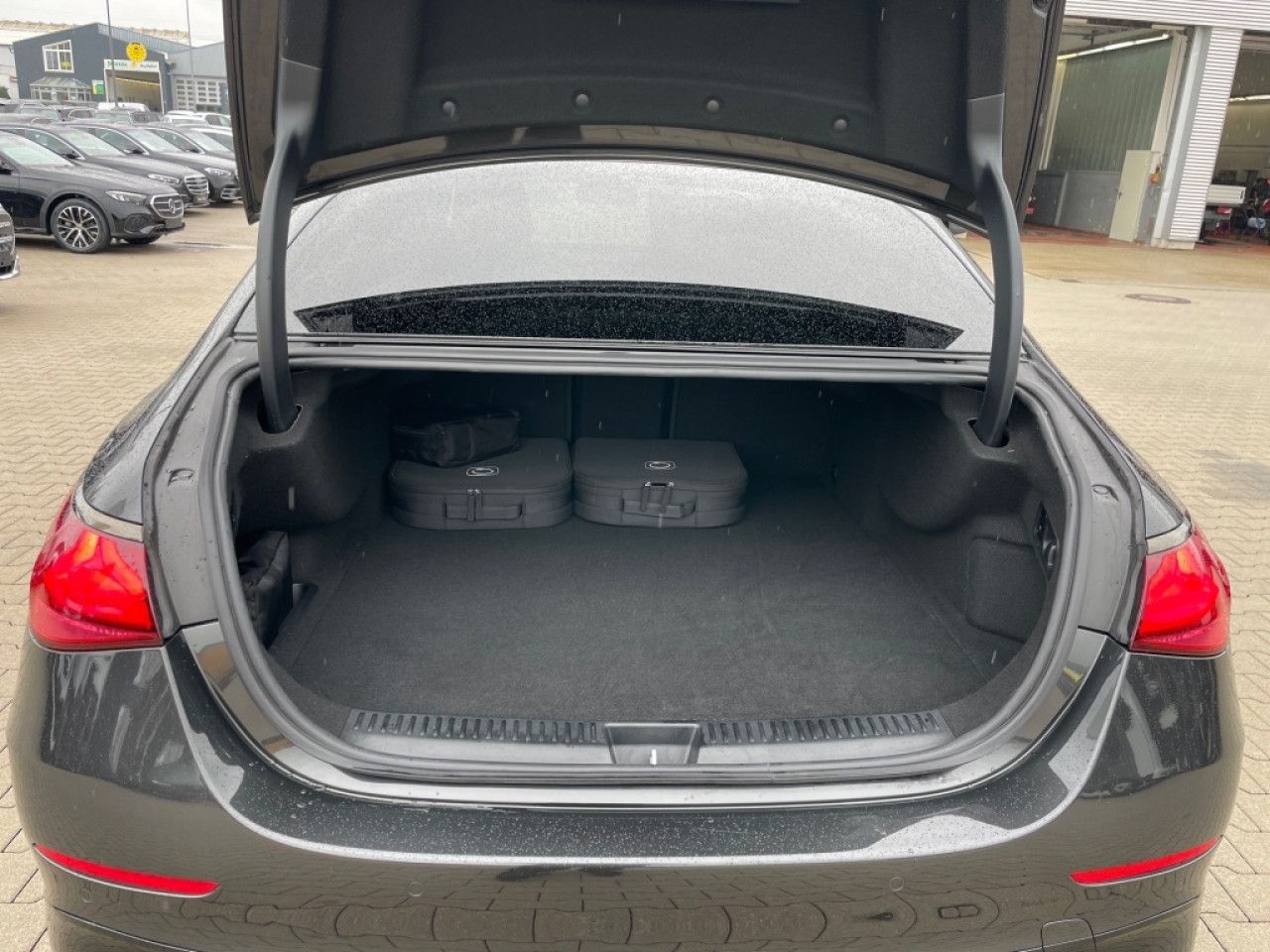 Mercedes-Benz E-Klasse – Bild 15