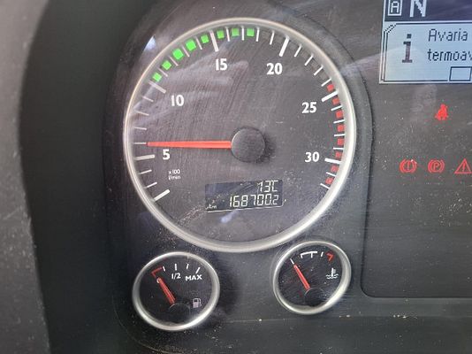 Vehicle image 9 / 12