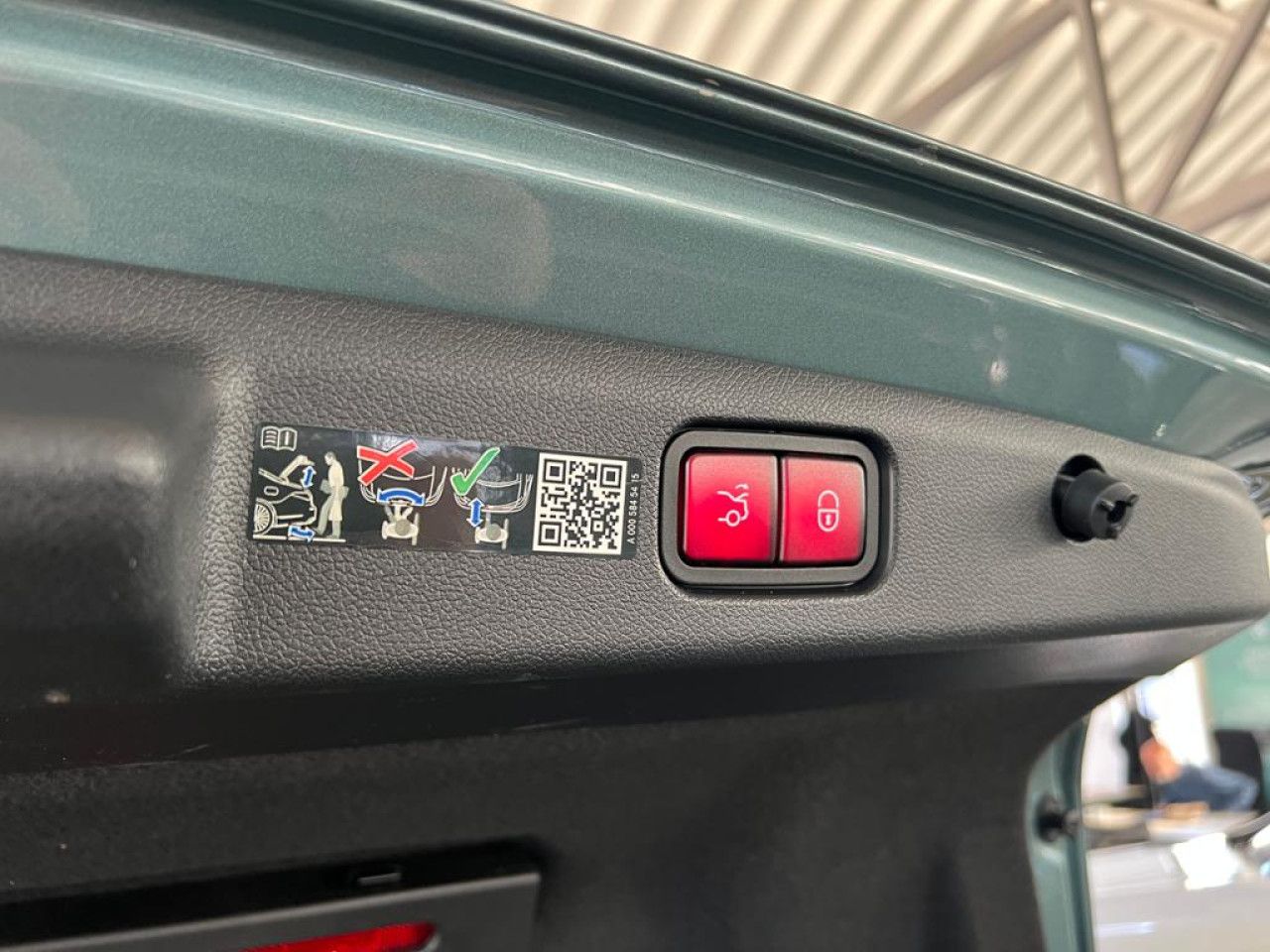 Mercedes-Benz E-Klasse – Bild 12