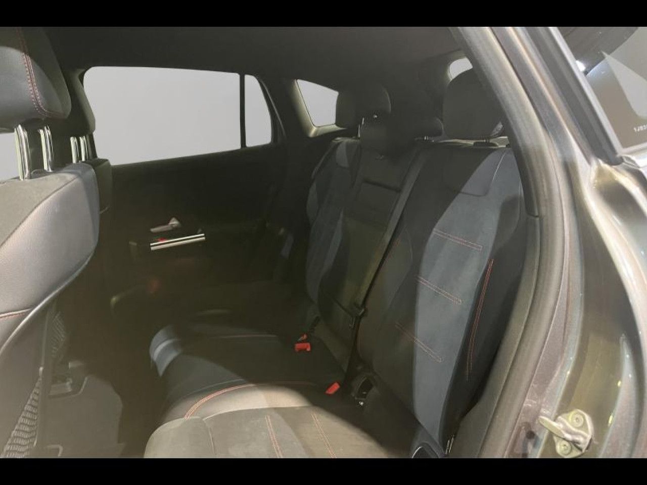 Photo du v&eacute;hicule 10 / 18