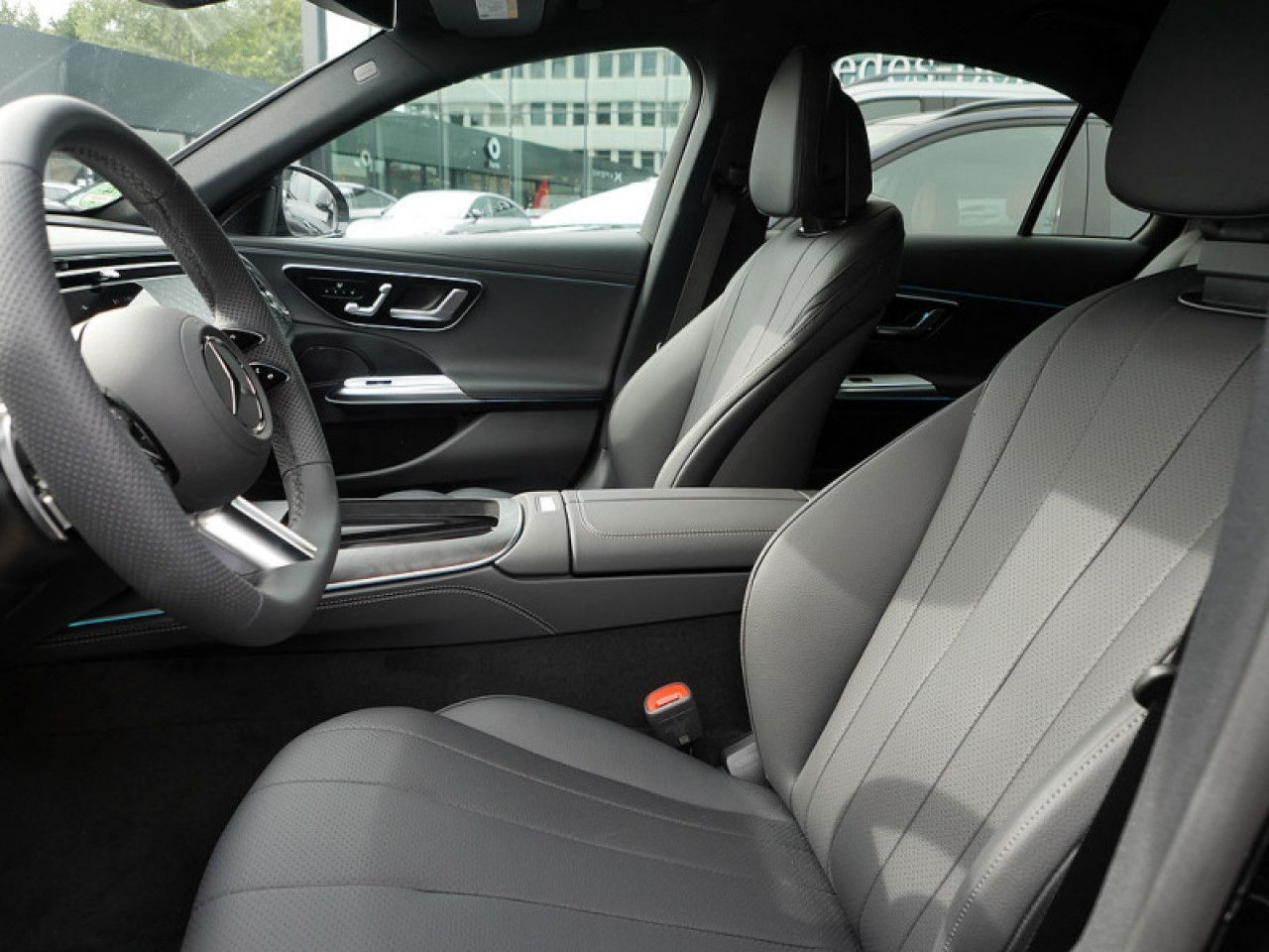 Mercedes-Benz E-Klasse – Bild 13