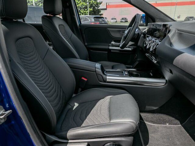 Mercedes-Benz EQA 300